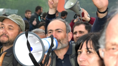 Armenia: “People’s candidate” Pashinian assures ambassadors he’s working to resolve crisis